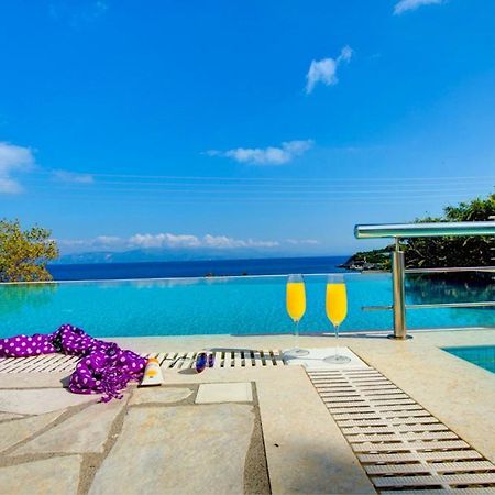 Villa Terra Del Nonno With Sea Views & Pool Гайос Екстериор снимка