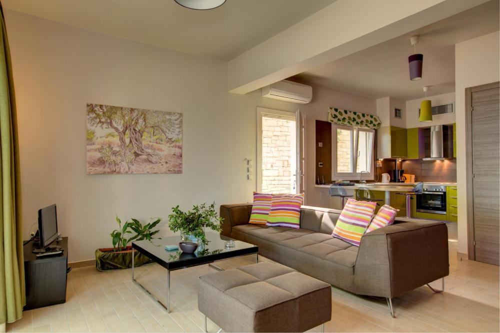 Villa Terra Del Nonno With Sea Views & Pool Гайос Екстериор снимка
