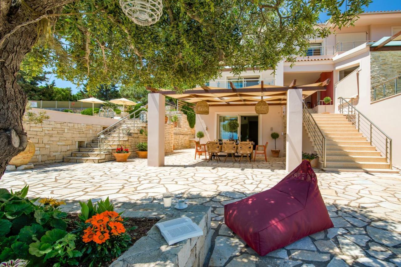 Villa Terra Del Nonno With Sea Views & Pool Гайос Екстериор снимка