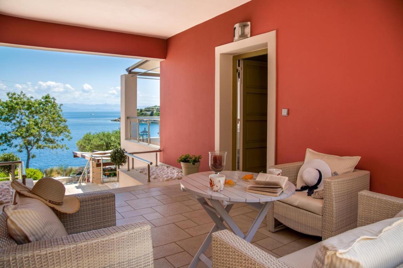 Villa Terra Del Nonno With Sea Views & Pool Гайос Екстериор снимка