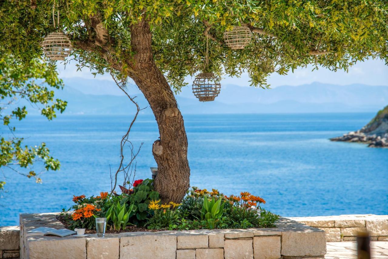 Villa Terra Del Nonno With Sea Views & Pool Гайос Екстериор снимка