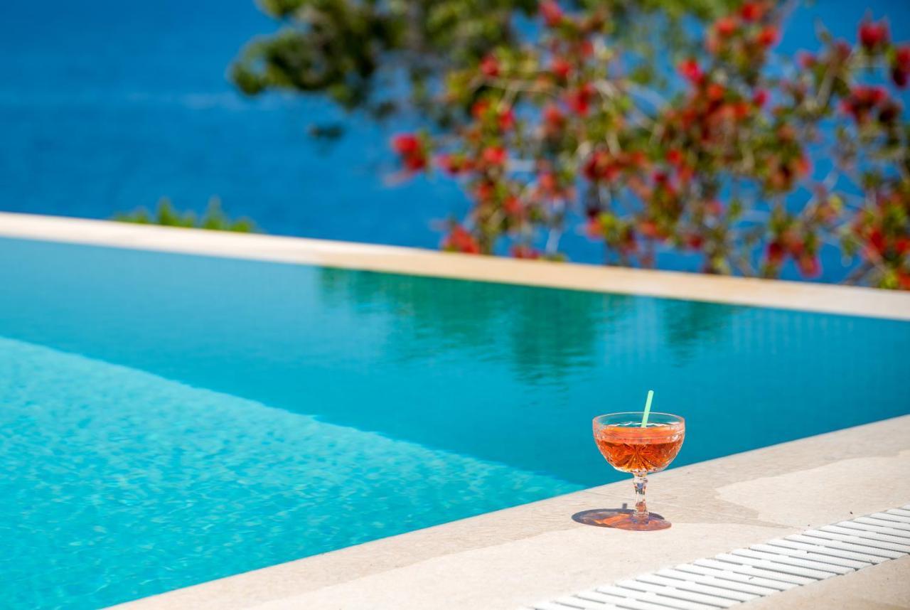 Villa Terra Del Nonno With Sea Views & Pool Гайос Екстериор снимка
