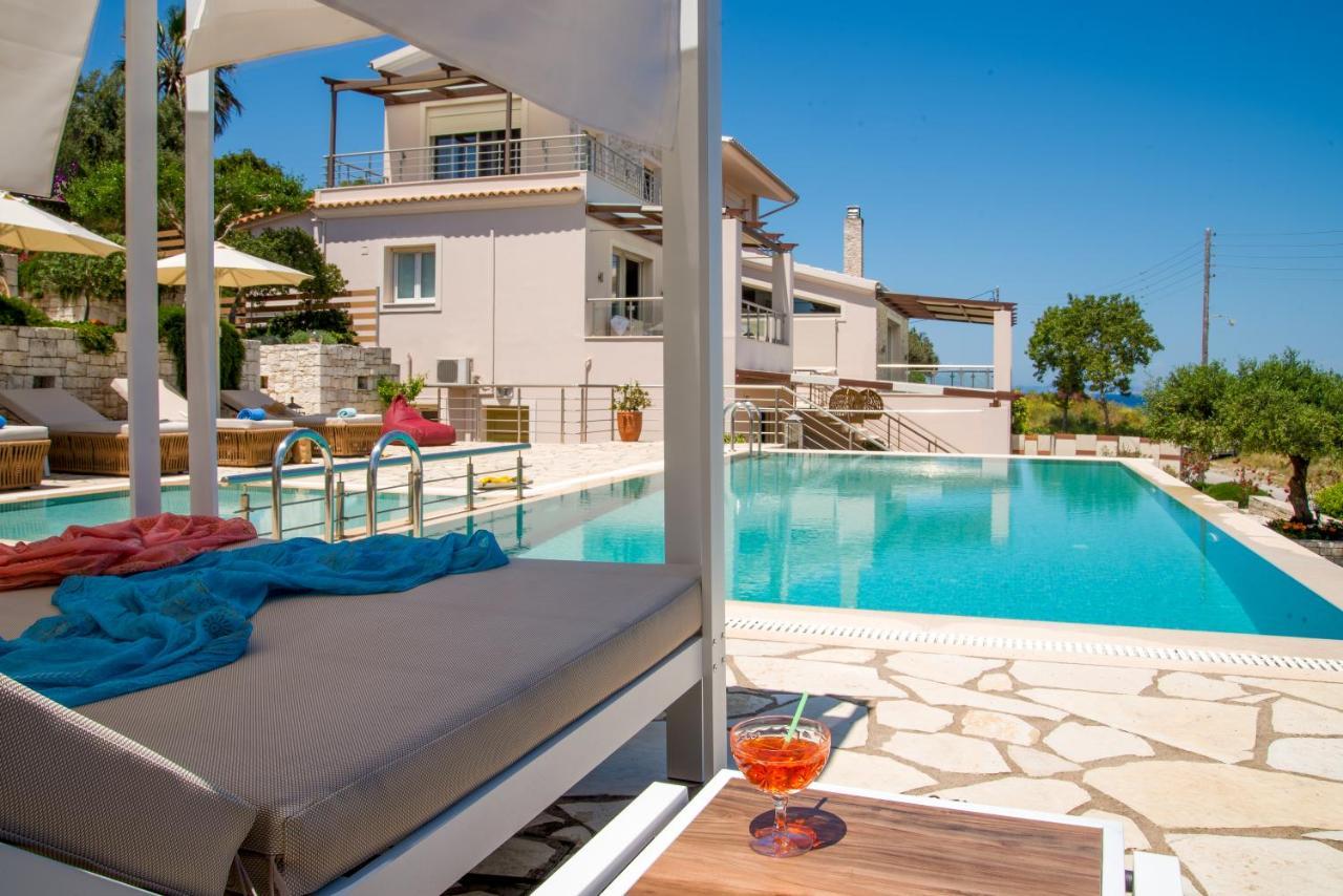 Villa Terra Del Nonno With Sea Views & Pool Гайос Екстериор снимка